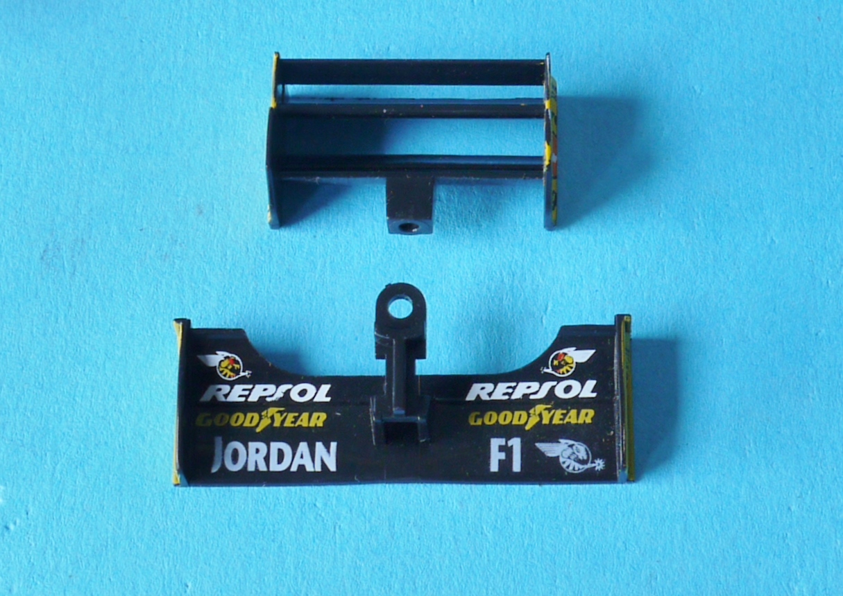 W8221 Scalextric Spare Front + Rear Wing for Jordan Mugen Honda F1 No.9 C2126
