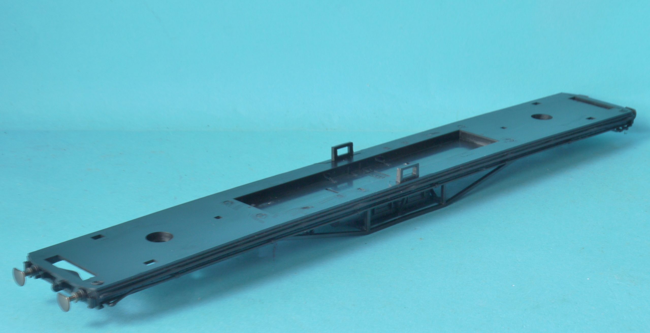 X9307 Hornby Underframe for Gresley BR 61ft Corridor 1st Class Coach *DAMAGED* - Image 3