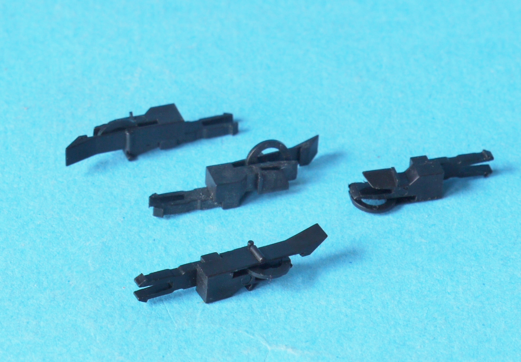 X10626 R8220 Hornby Spare NEM Close Couplings ×4 for Locos, Wagons + Coaches