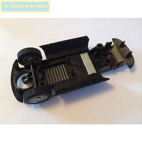 W10247 Scalextric Spare Underpan + Front Axle for Classic Jaguar D Type C3205