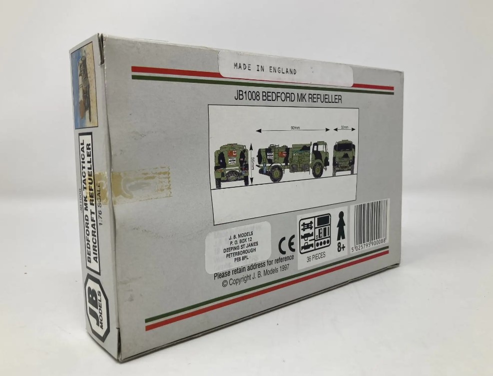 JB Models JB1008 Bedford MK Tactical Aircraft Refueller 1:76 Scale Model Kit - Image 3