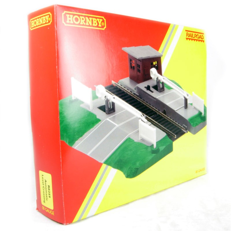 R8259 Hornby Railroad Automatic Level Crossing Brand New In Box - Image 5