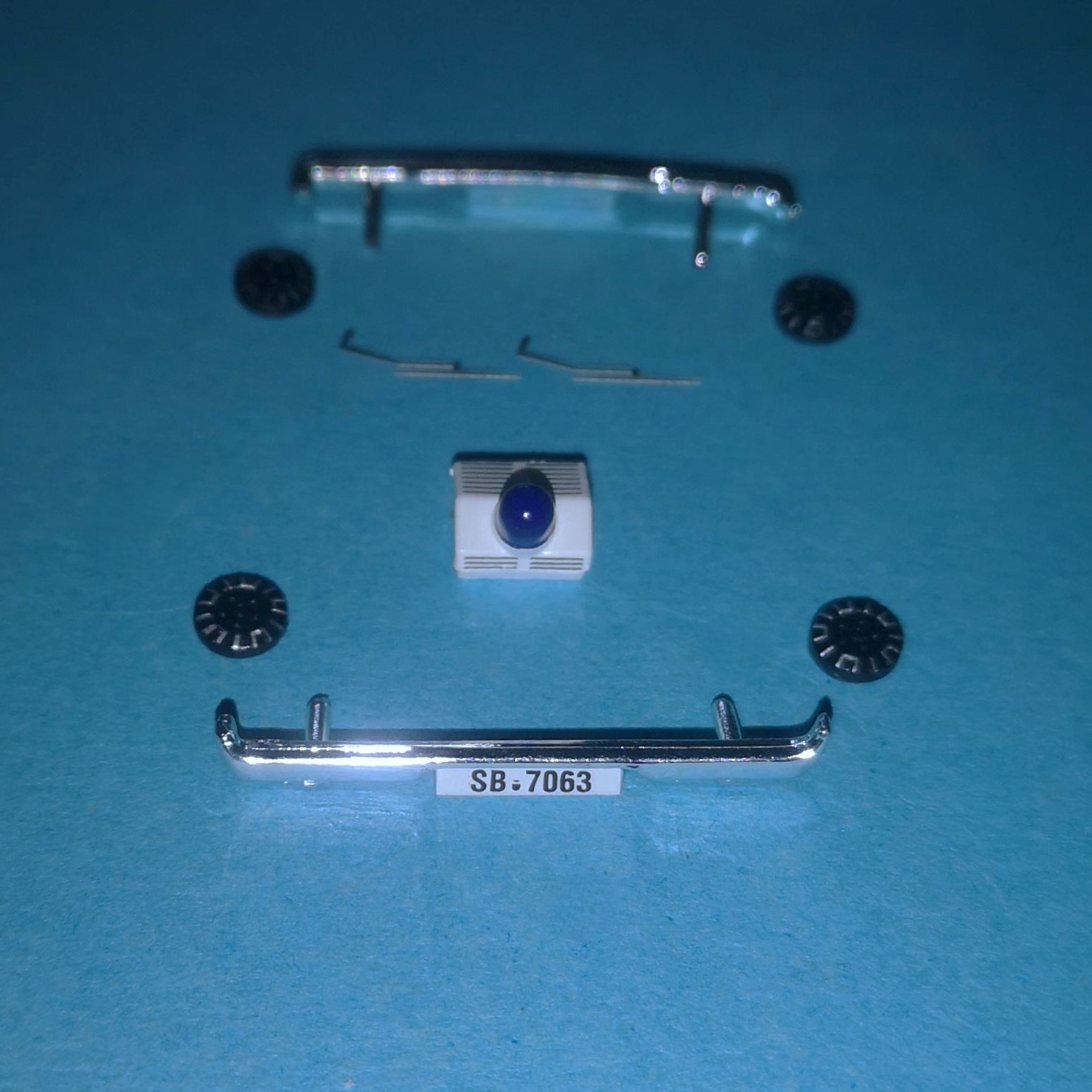 Corgi Vanguards VA05204 Ford Granada Mk1 Spare Parts Pack - German Police F3.5 - Image 2