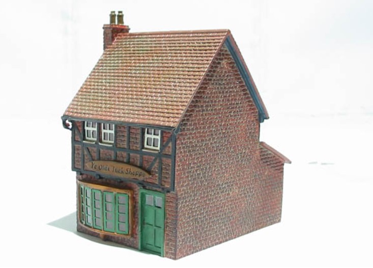 Hornby R8619 Skaledale "The Tuck Shop" OO Gauge *Brand New In Box*