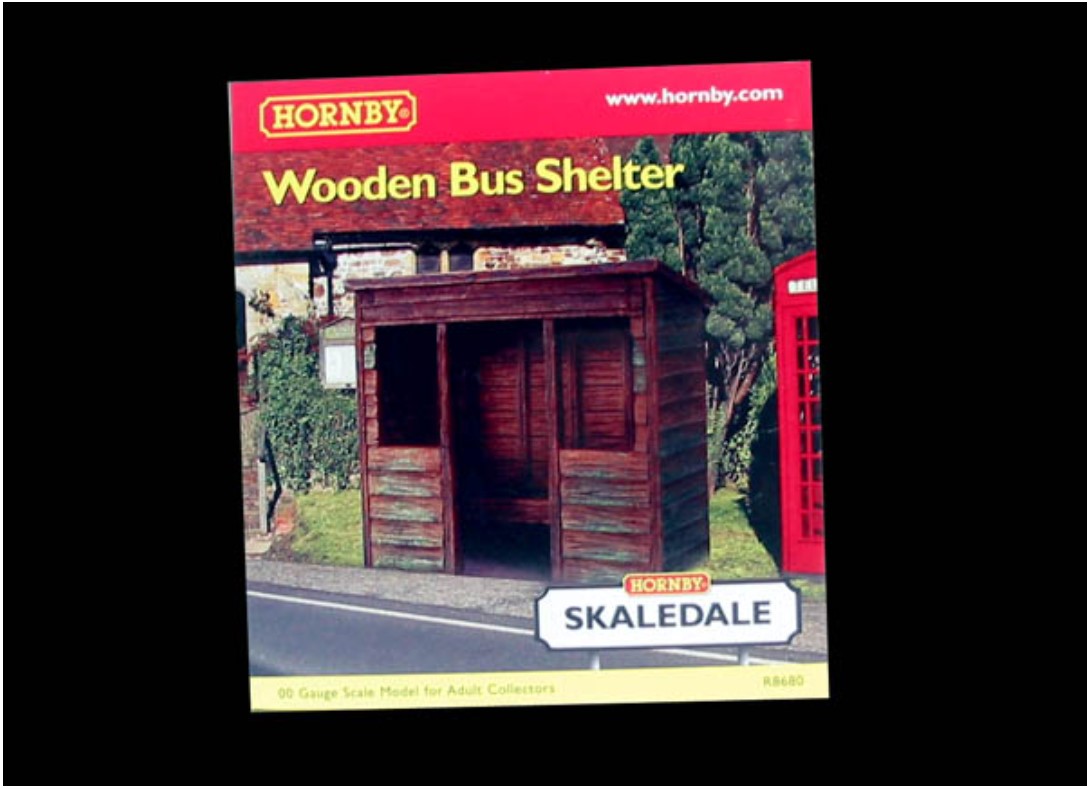 Hornby R8680 Skaledale "Street Life Collection" Wooden Bus Shelter OO Gauge BNIB - Image 4